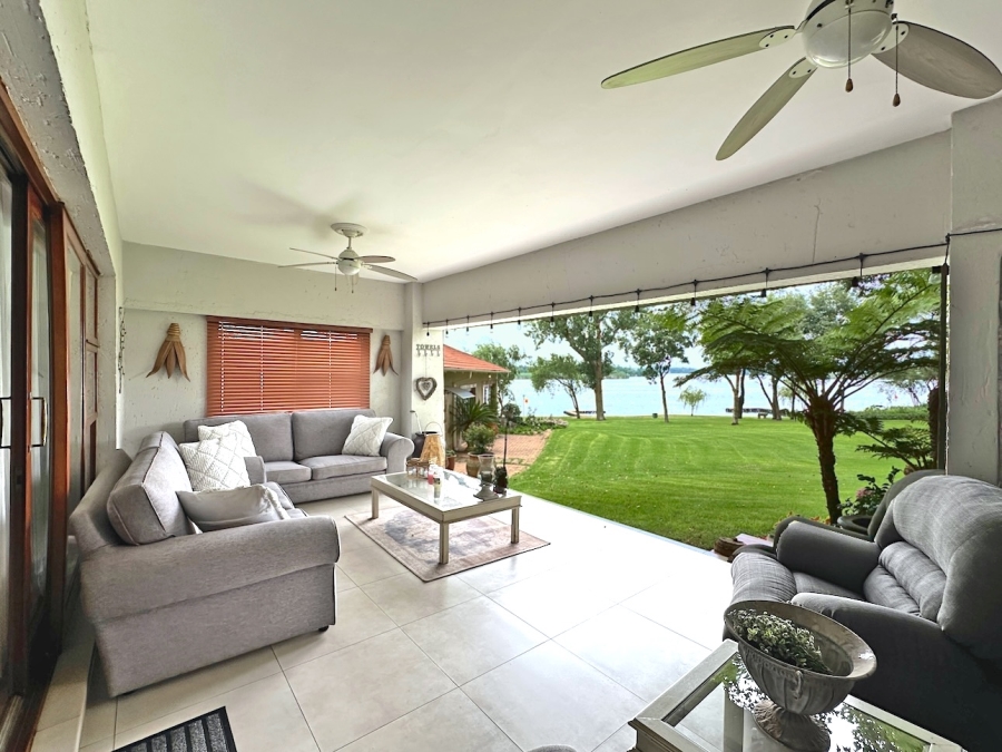 5 Bedroom Property for Sale in Luciana Country Estate Free State